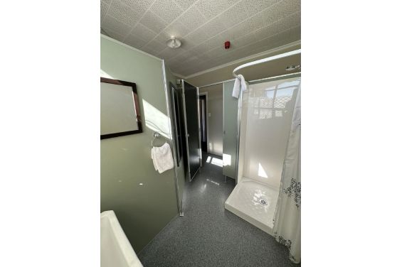 Ruataniwha Lodge - bathroom